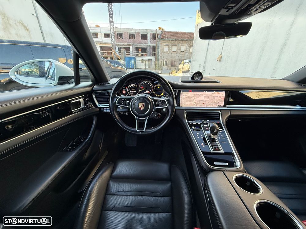 Porsche Panamera - 36