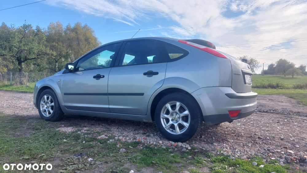 Ford Focus 1.6 16V Titanium - 18