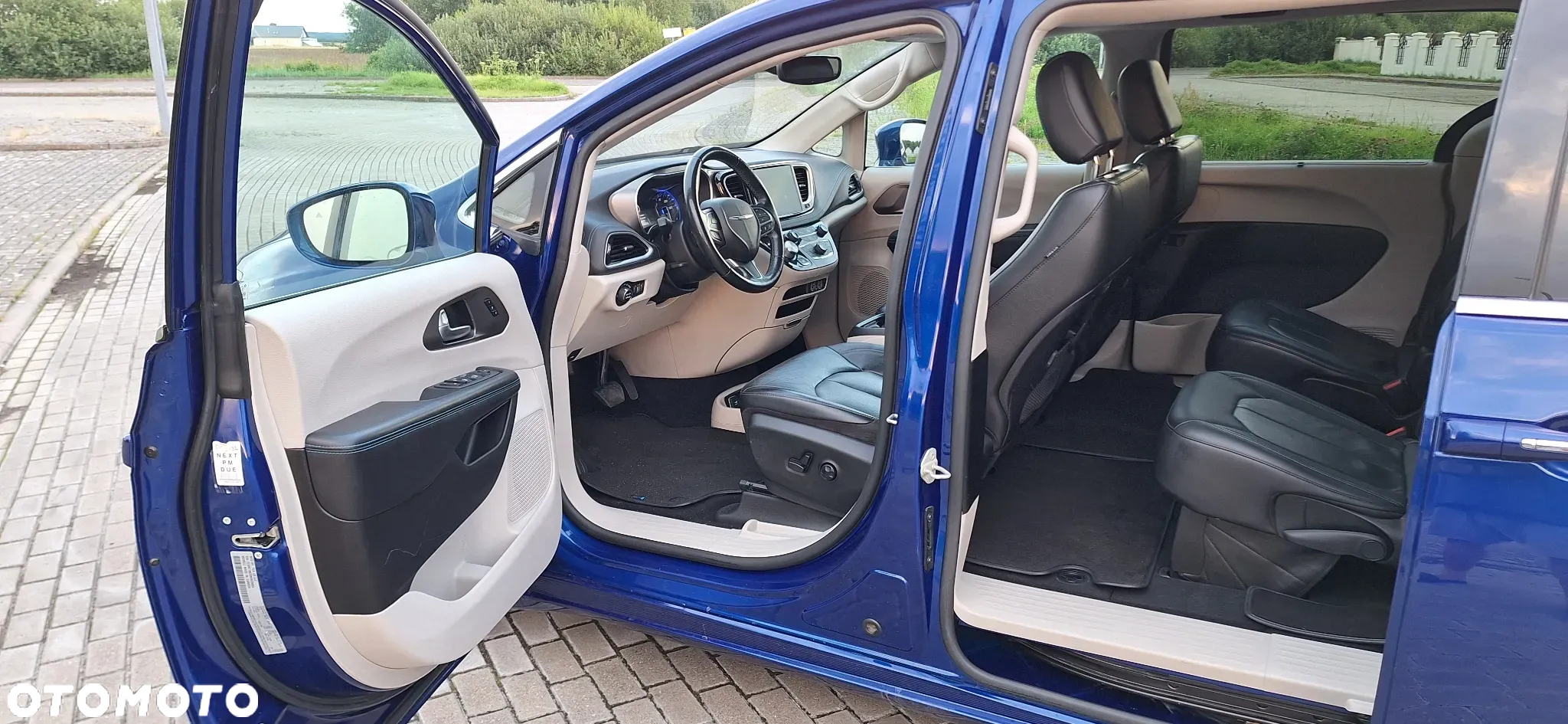 Chrysler Pacifica - 7