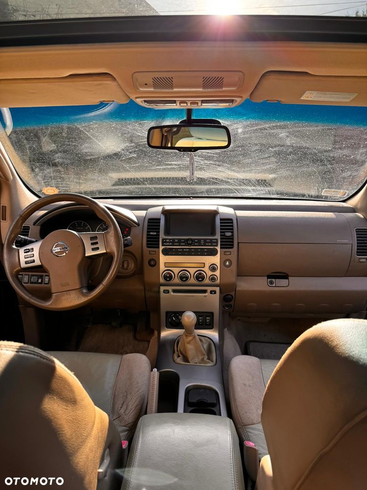 Nissan Pathfinder 2.5 dCi Premium - 11