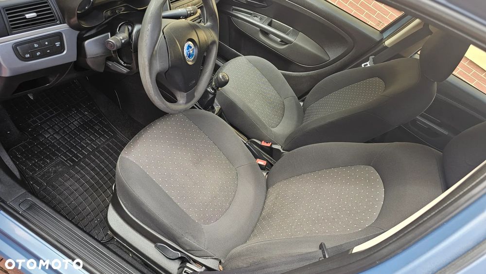 Fiat Grande Punto Actual 1.2 8V Estiva - 26
