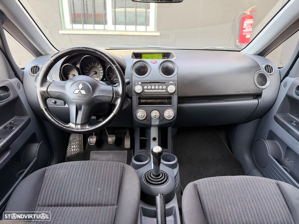 Mitsubishi Colt - 11