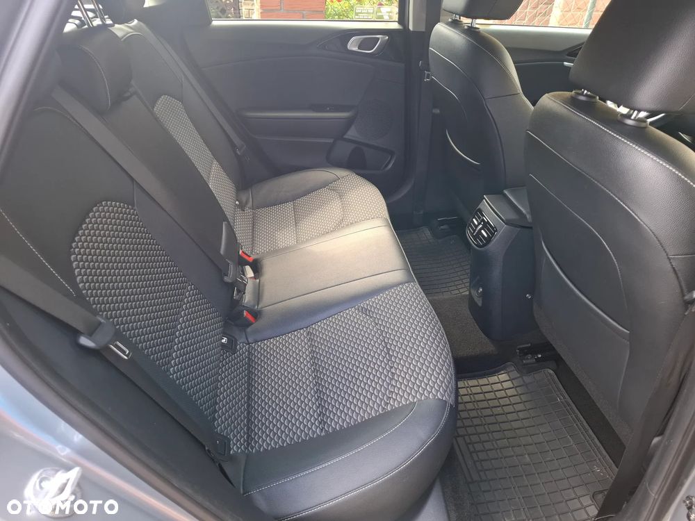 Kia Ceed 1.5 T-GDI Business Line Plus - 31