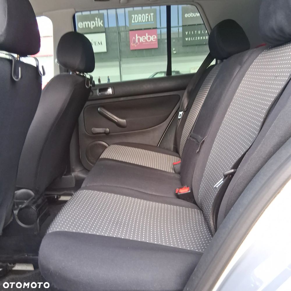 Volkswagen Golf - 11