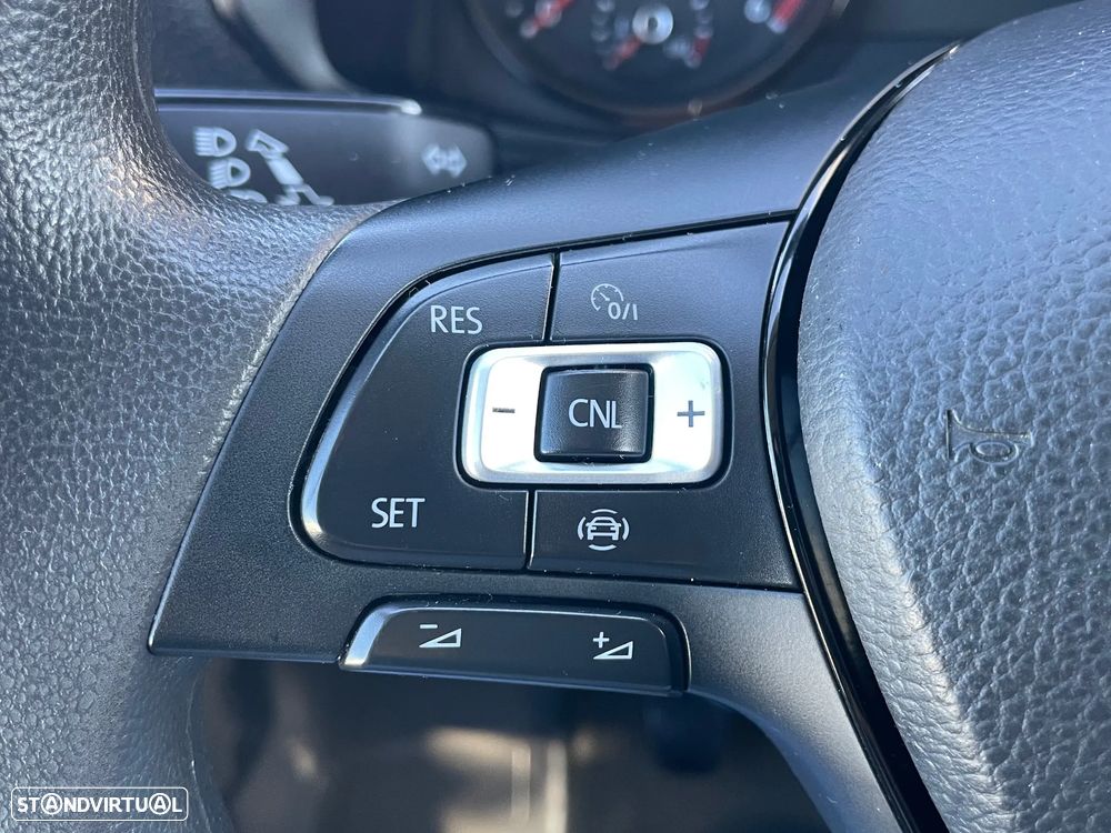 VW Crafter 2.0 TDI L3H3 IVA Dedutível - 38