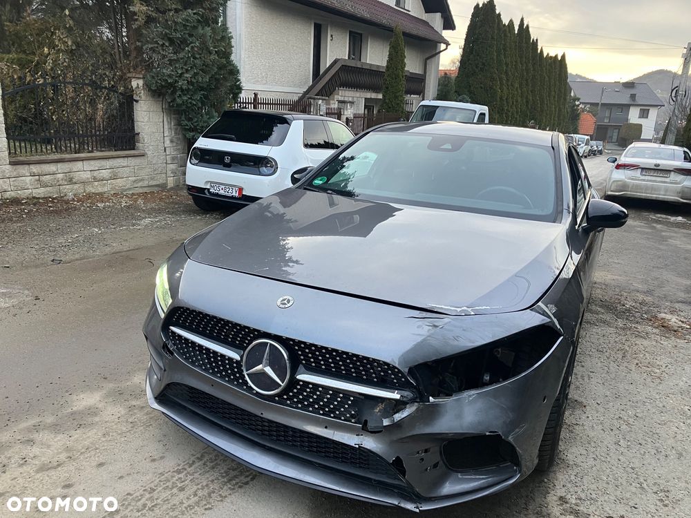Mercedes-Benz Klasa A 180 7G-DCT AMG Line - 8
