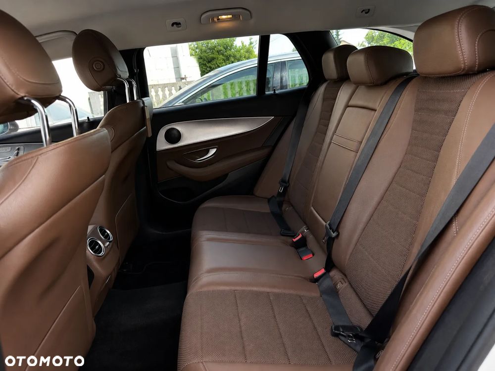 Mercedes-Benz Klasa E 220 d 4-Matic All-Terrain - 15