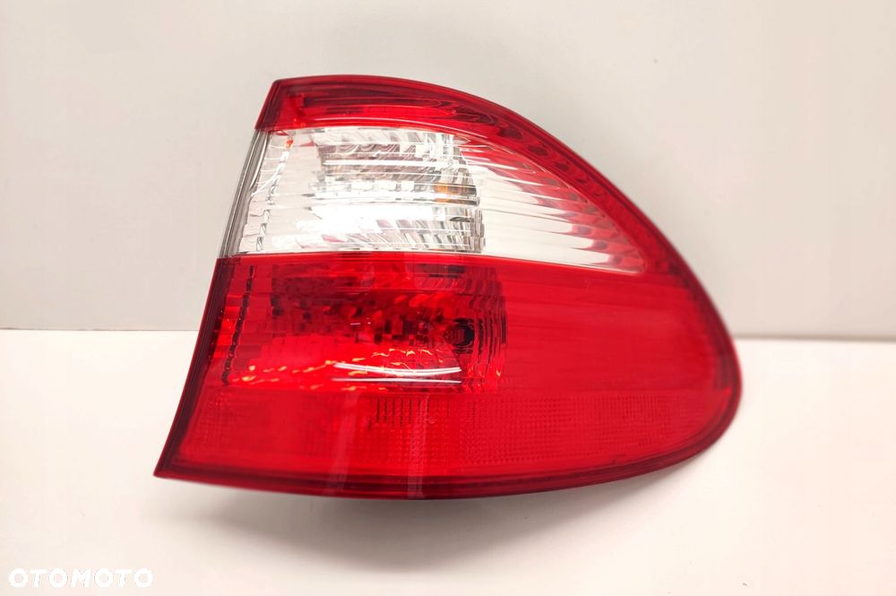 MERCEDES E KLASA W211 LAMPA TYŁ TYLNA PRAWA KOMBI - 2