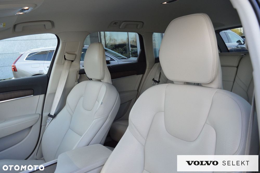 Volvo V90 Cross Country - 23