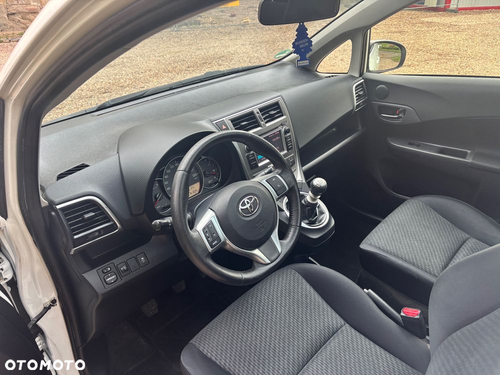 Toyota Verso S 1.33 Premium - 11