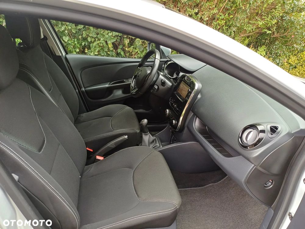 Renault Clio 1.2 16V 75 TomTom Edition - 33