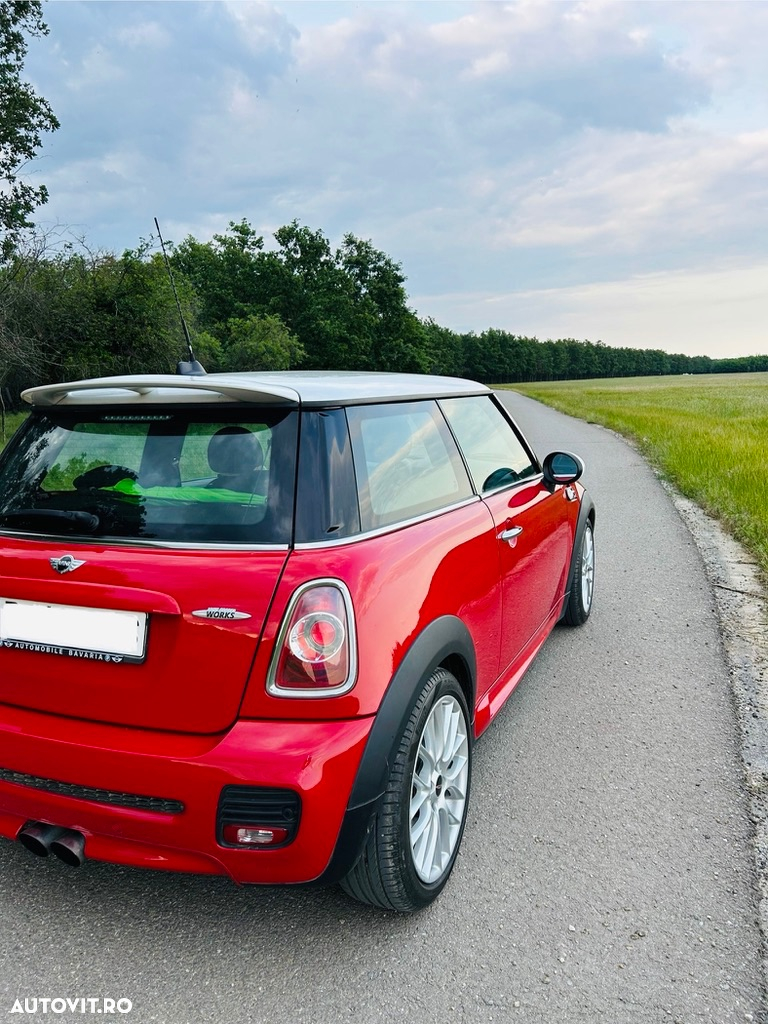 Mini John Cooper Works Coupe - 11