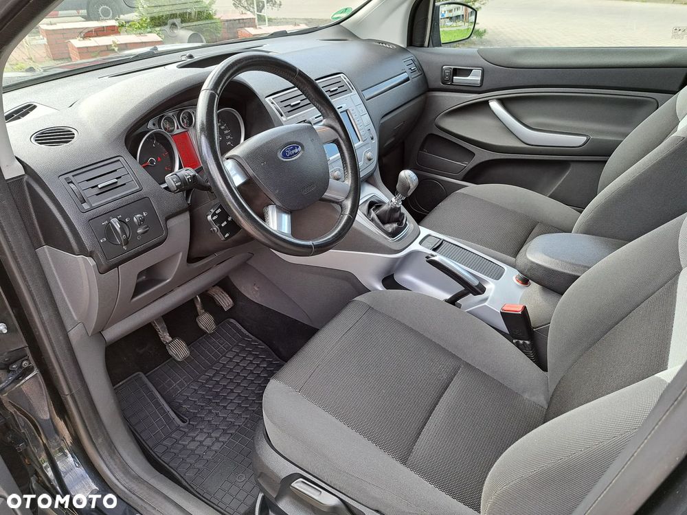 Ford Kuga - 13