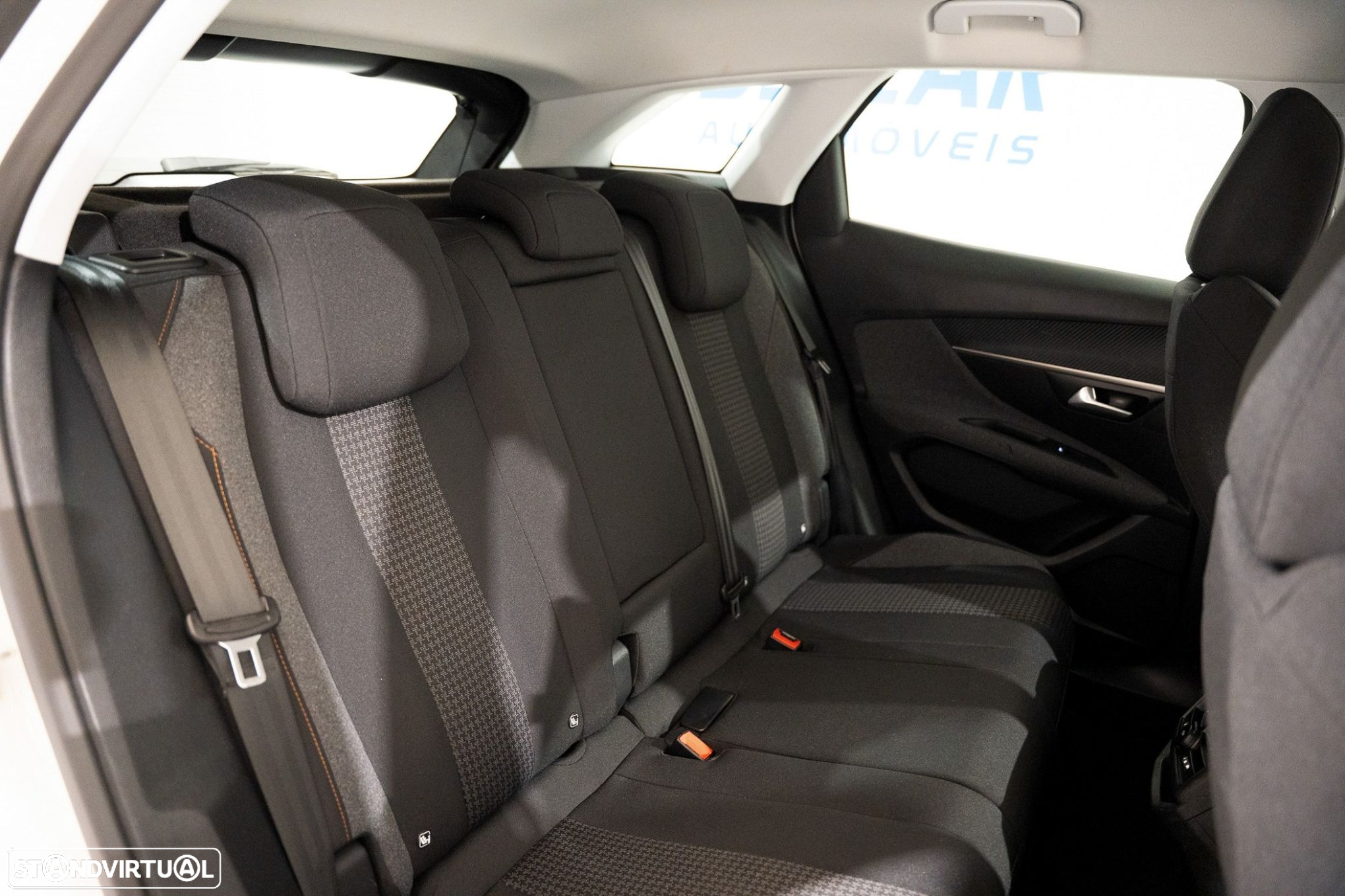 Peugeot 3008 1.2 PureTech Allure EAT8 - 14