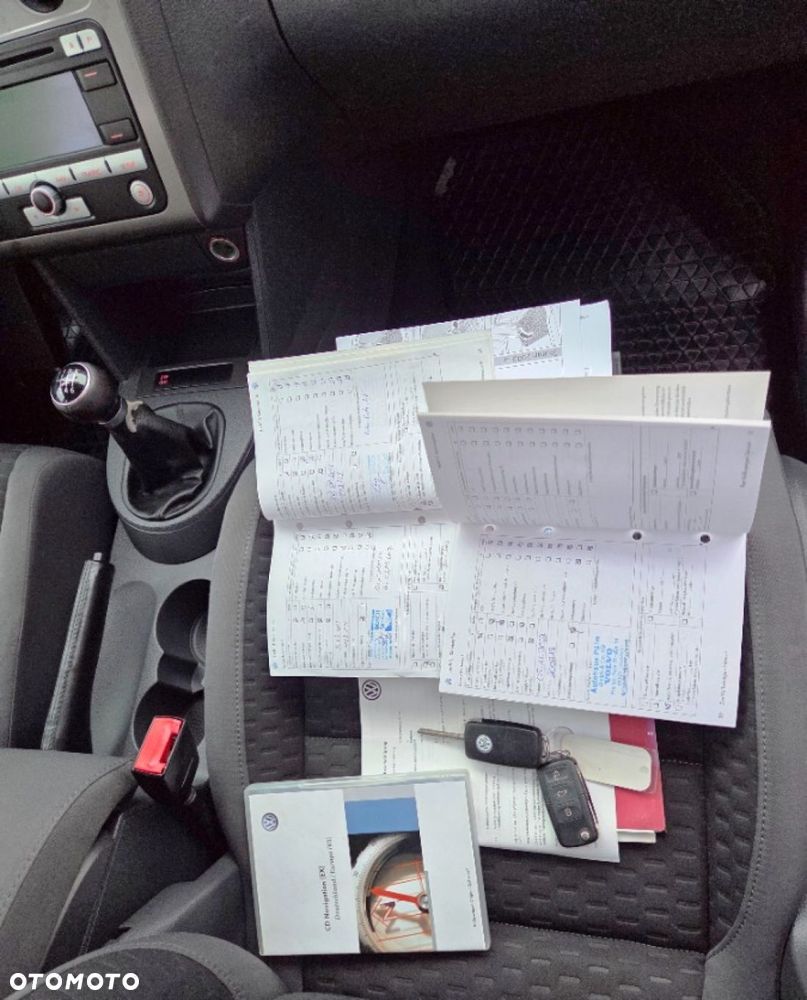 Volkswagen Touran - 23