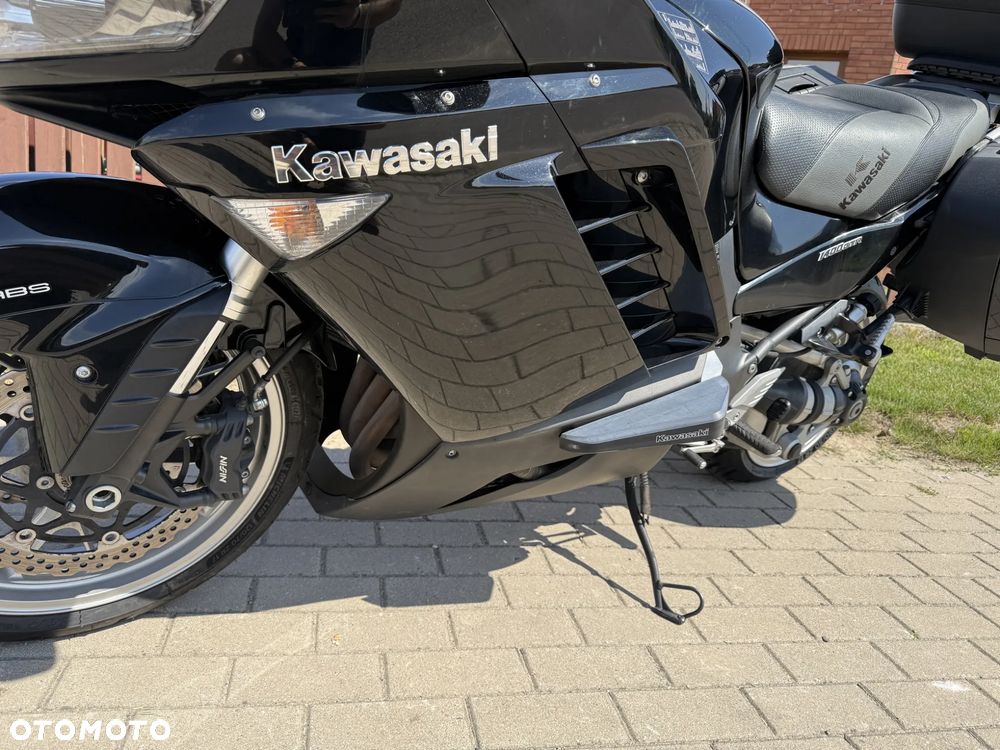 Kawasaki GTR - 18