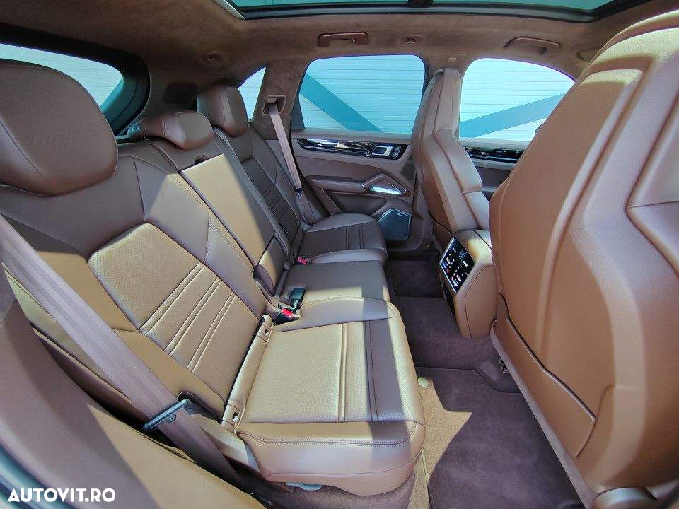 Porsche Cayenne Turbo E-Hybrid Tiptronic S - 22