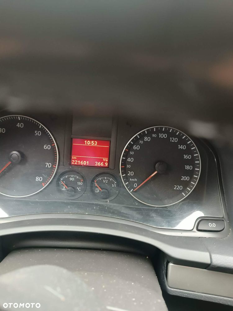 Volkswagen Golf - 5