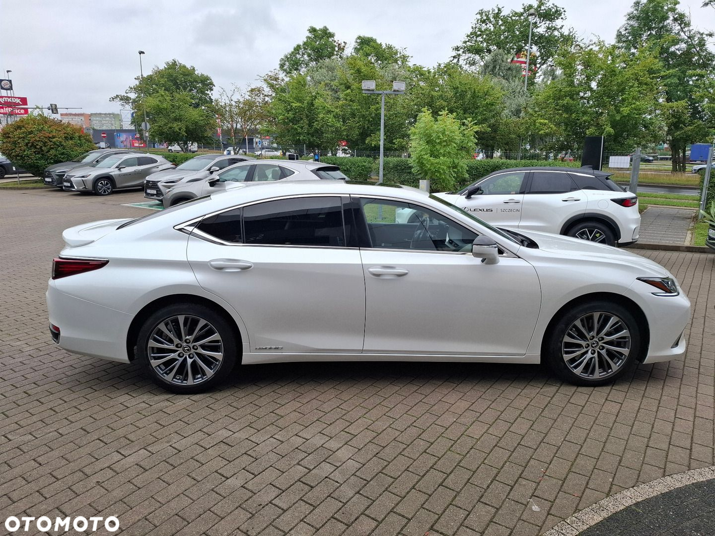 Lexus ES - 6