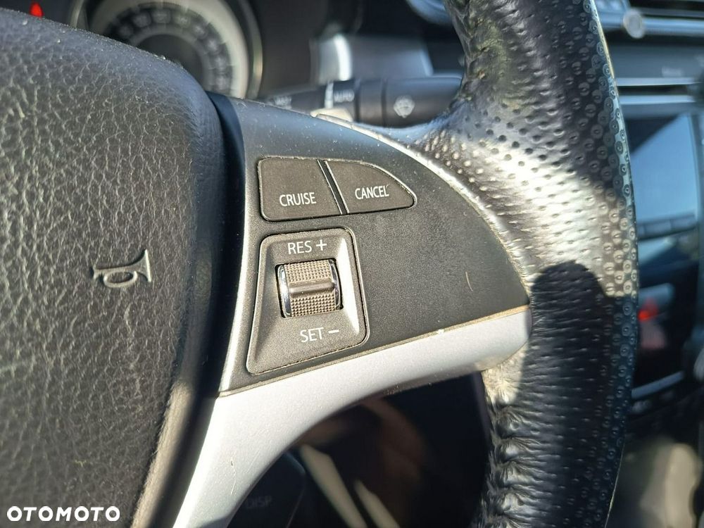 Suzuki Kizashi 2.4 Sport 4WD CVT - 17