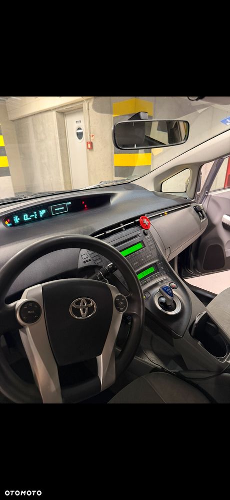 Toyota Prius - 25