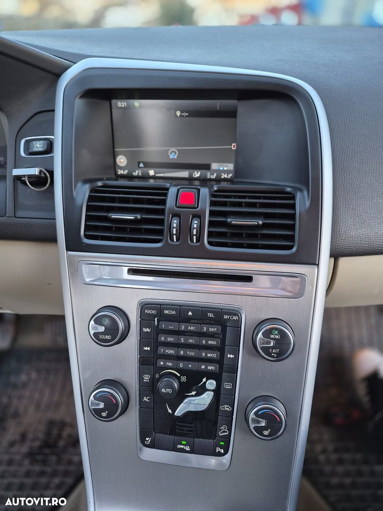 Volvo XC 60 D5 AWD Edition Pro - 14