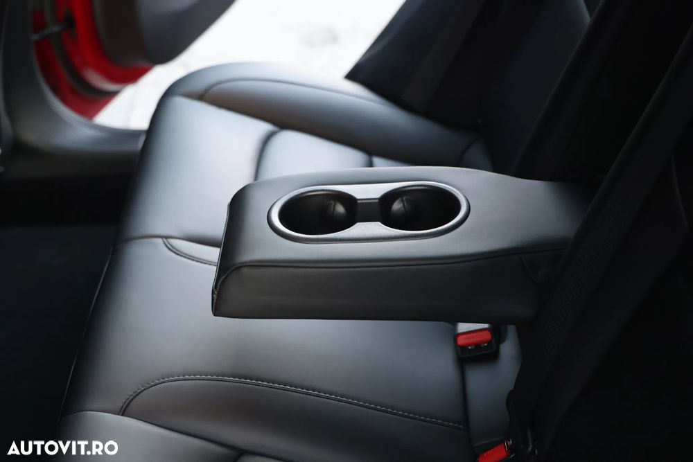 Tesla Model 3 Langstreckenbatterie Allradantrieb Dual Motor - 12