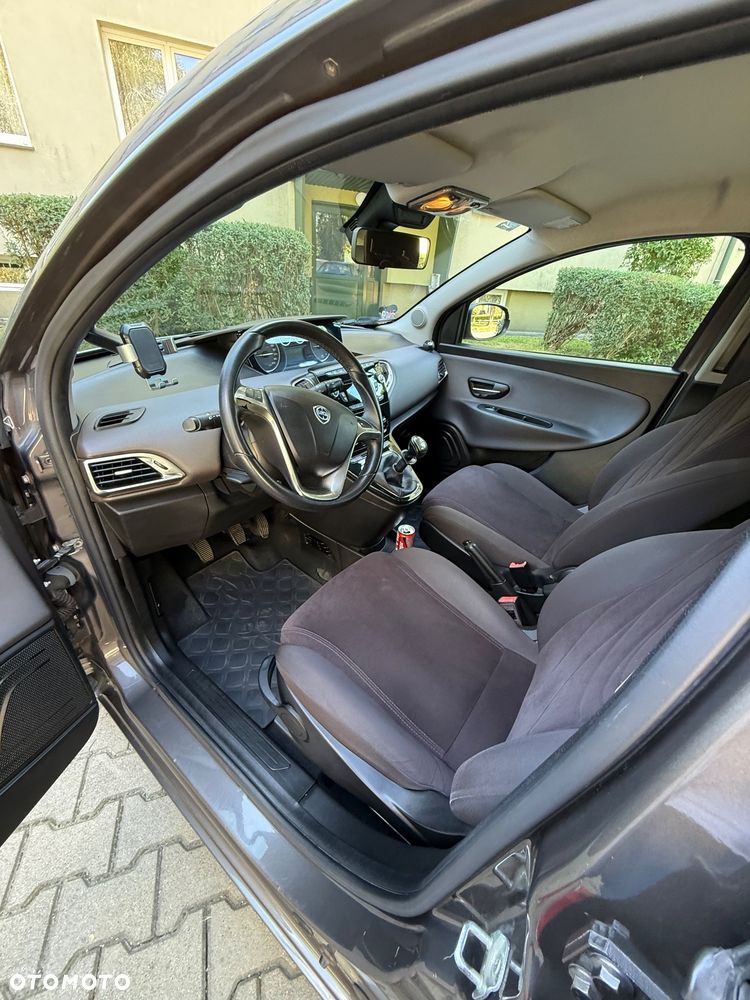 Lancia Ypsilon 1.2 8V Silver S&S - 9