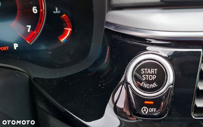 BMW Seria 5 540i GPF xDrive - 16
