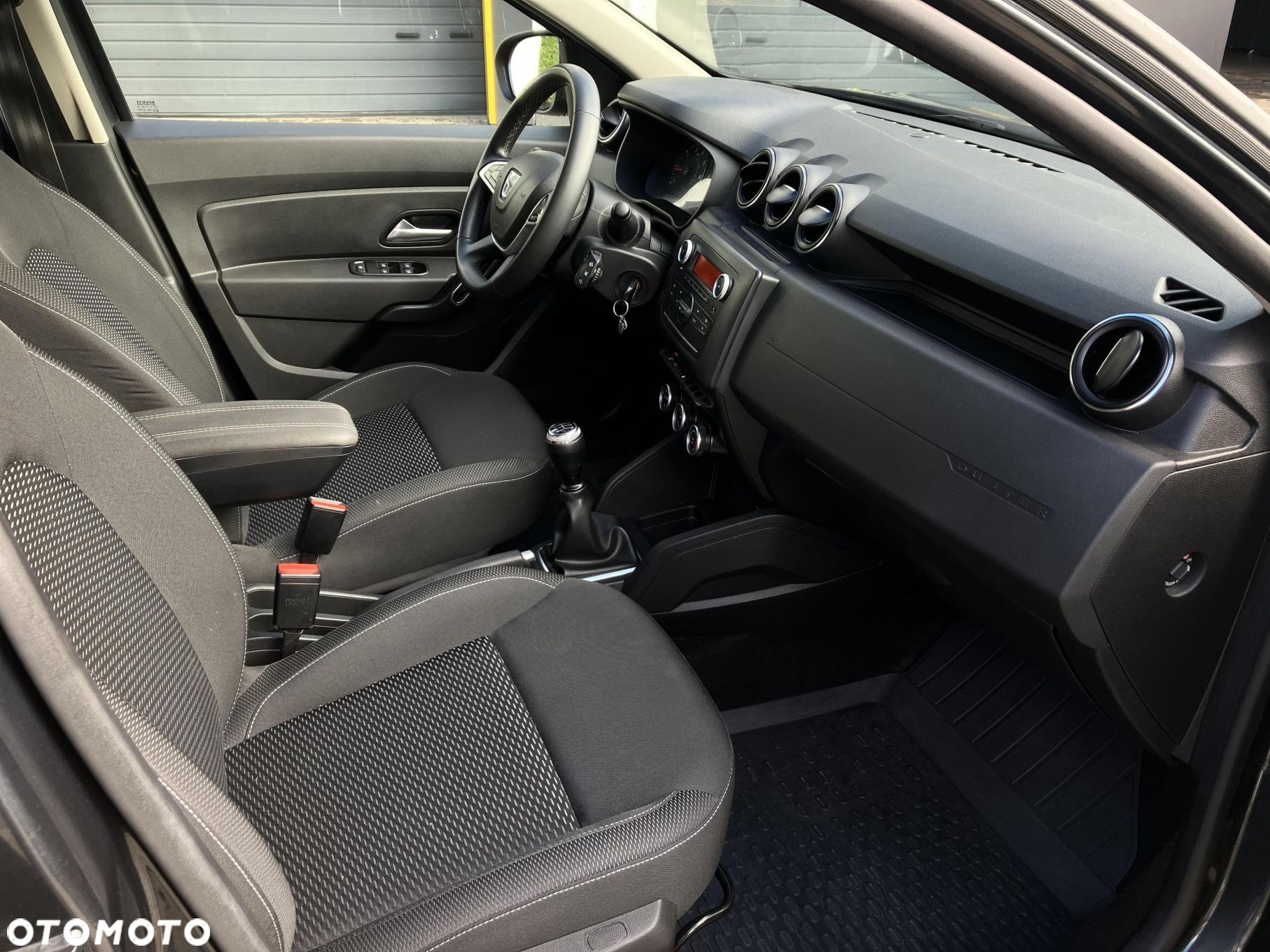 Dacia Duster 1.6 SCe Comfort - 22