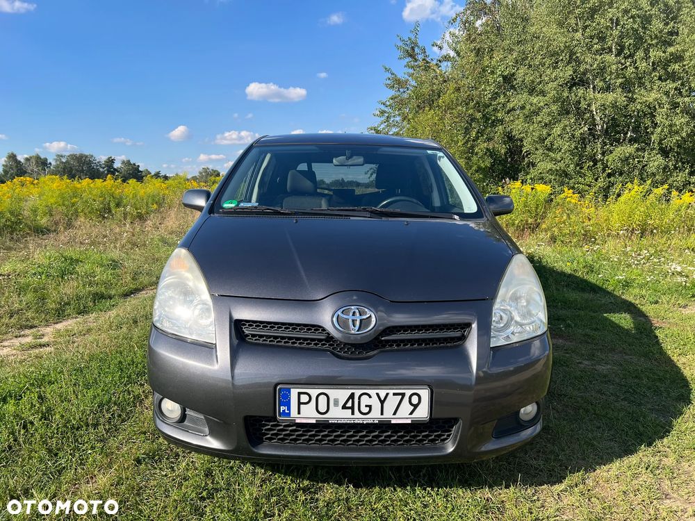 Toyota Corolla Verso 2.2 D-4D - 8
