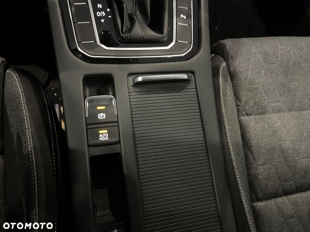 Volkswagen Passat Variant 1.5 TSI EVO Business DSG - 21