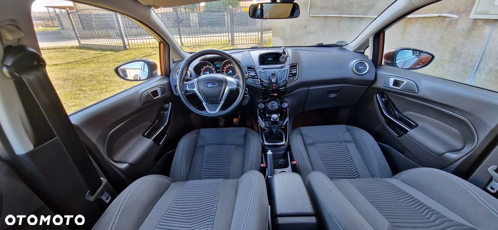 Ford Fiesta 1.0 Champions Edition - 24