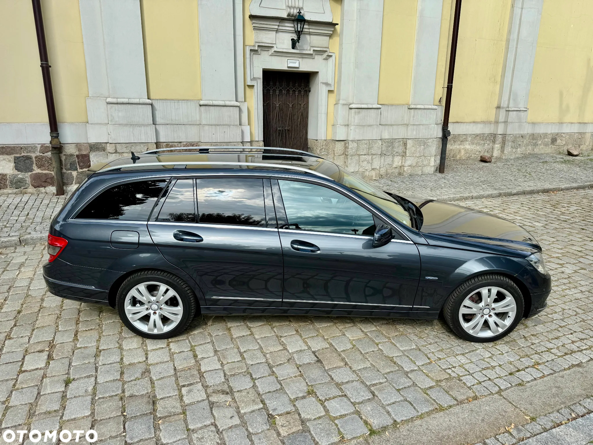 Mercedes-Benz Klasa C 250 CGI T Automatik BlueEFFICIENCY Avantgarde - 21