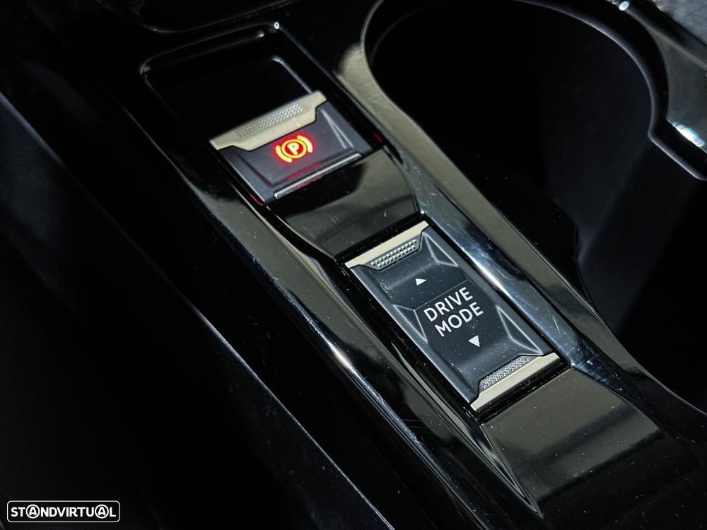 Peugeot 208 1.2 Hybrid Allure e-DCS6 - 44