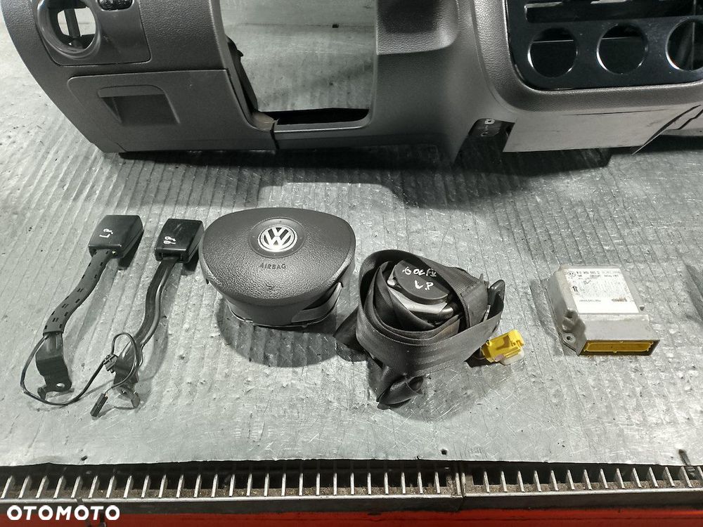 DESKA ROZDZIELCZA,KONSOLA PODUSZKI SENSOR PASY VW GOLF V - 7