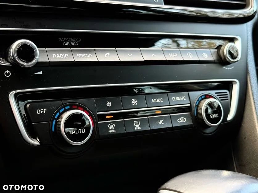Kia Optima - 36