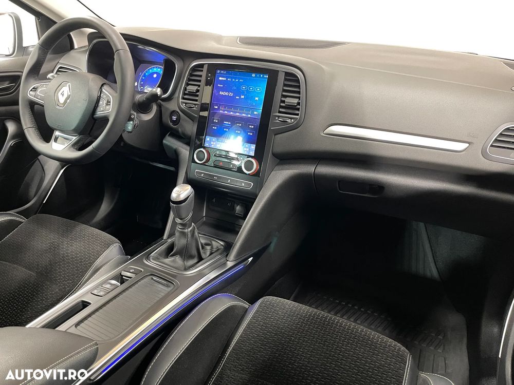 Renault Megane TCe 140 GPF Intens - 10