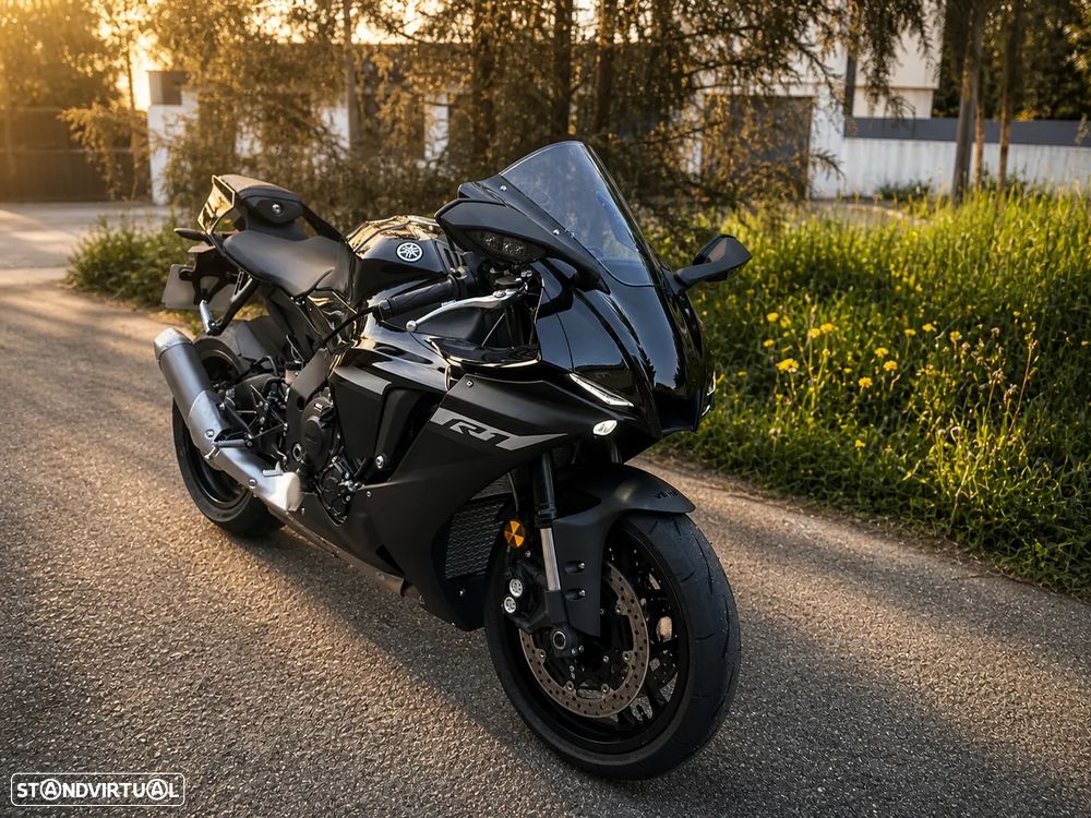 Yamaha YZF R1 - 3
