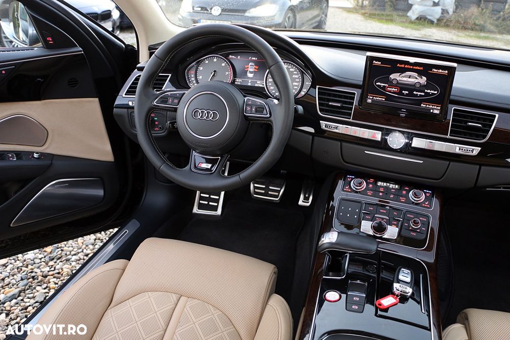 Audi S8 Standard - 25