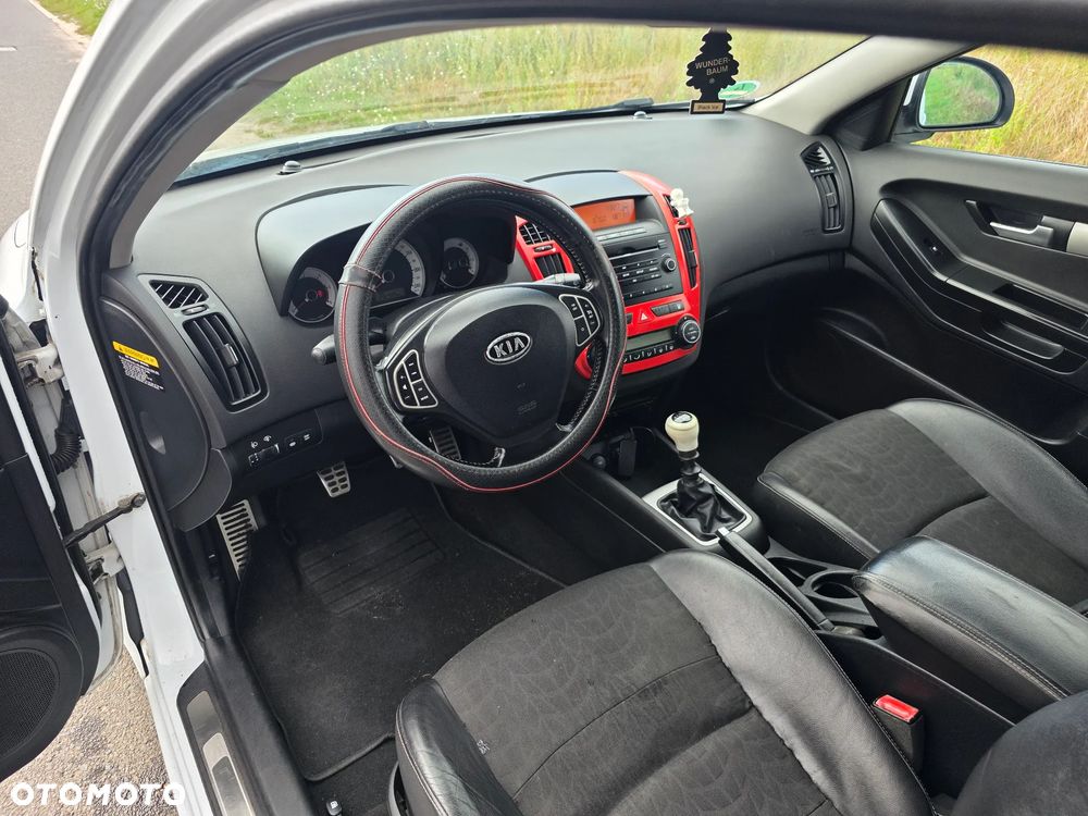 Kia ProCeed 2.0 CRDi EX - 18