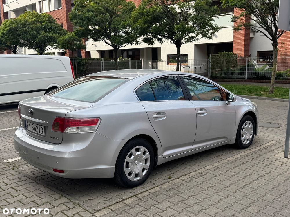 Toyota Avensis 2.0 Sol EU5 MS - 12
