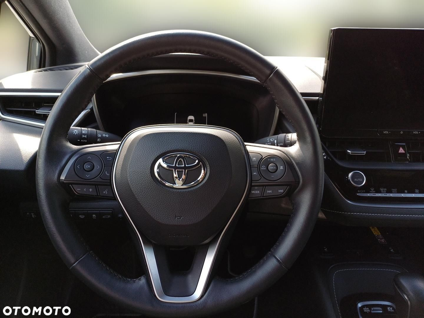 Toyota Corolla 1.8 Hybrid Style - 17