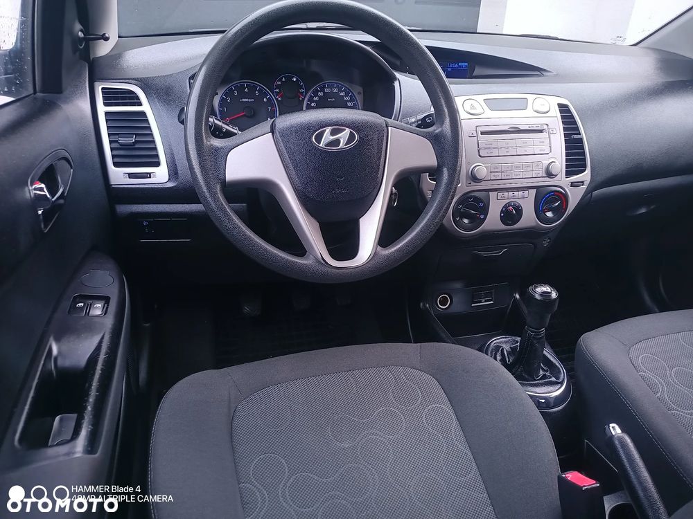 Hyundai i20 1.2 FIFA WM Edition - 15