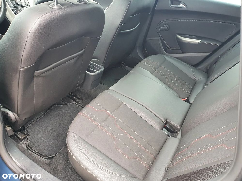 Opel Astra 1.4 Turbo 150 Jahre - 10
