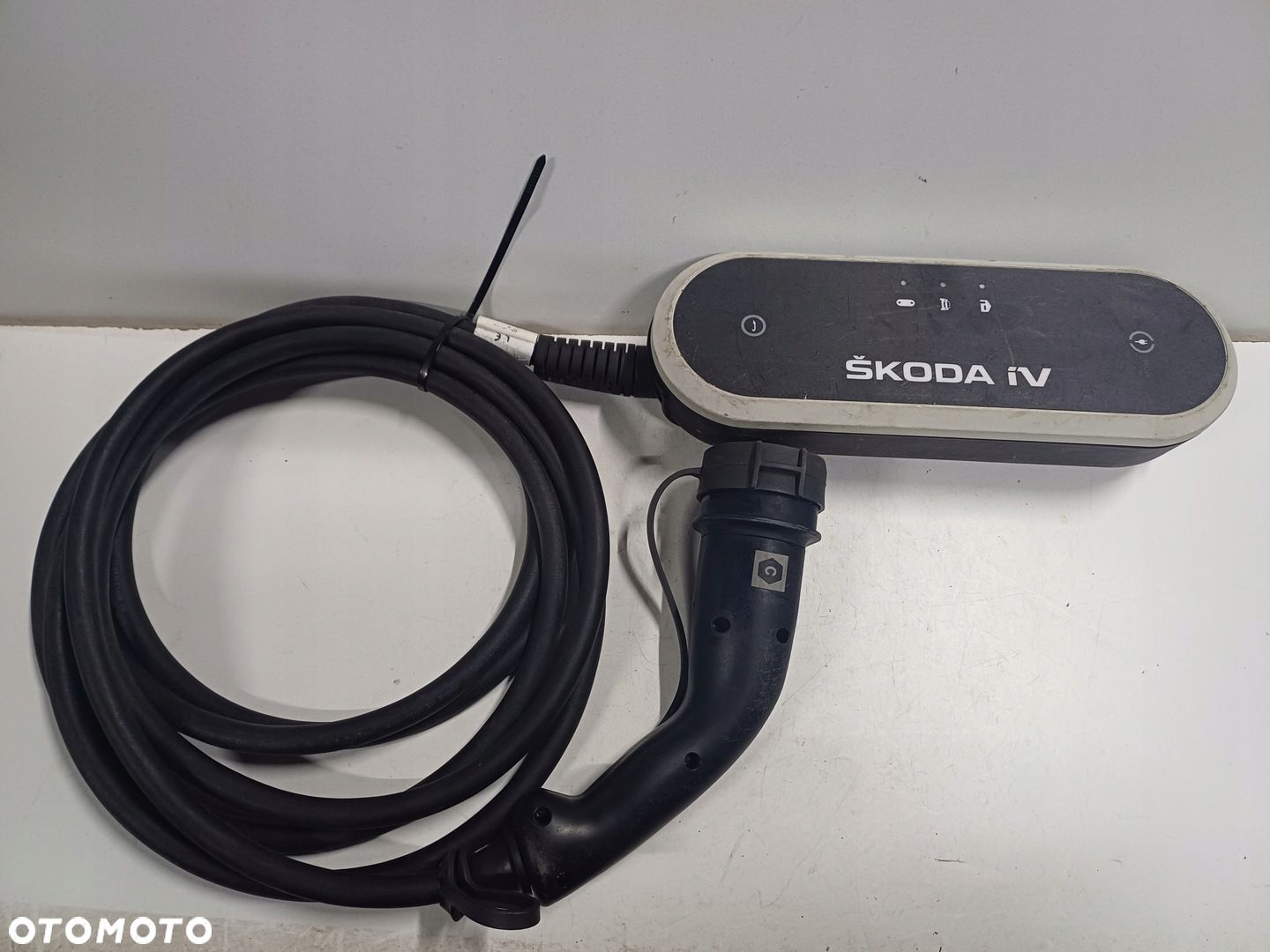ŁADOWARKA STACJA SIECIOWA SKODA ENYAQ - 1