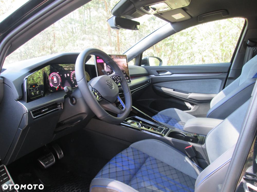 Volkswagen Golf - 25