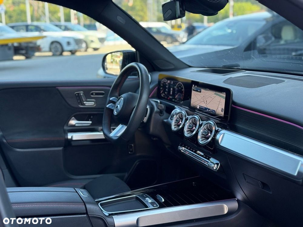 Mercedes-Benz GLB - 18