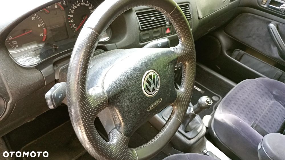 Volkswagen Golf 1.6 Comfortline - 11