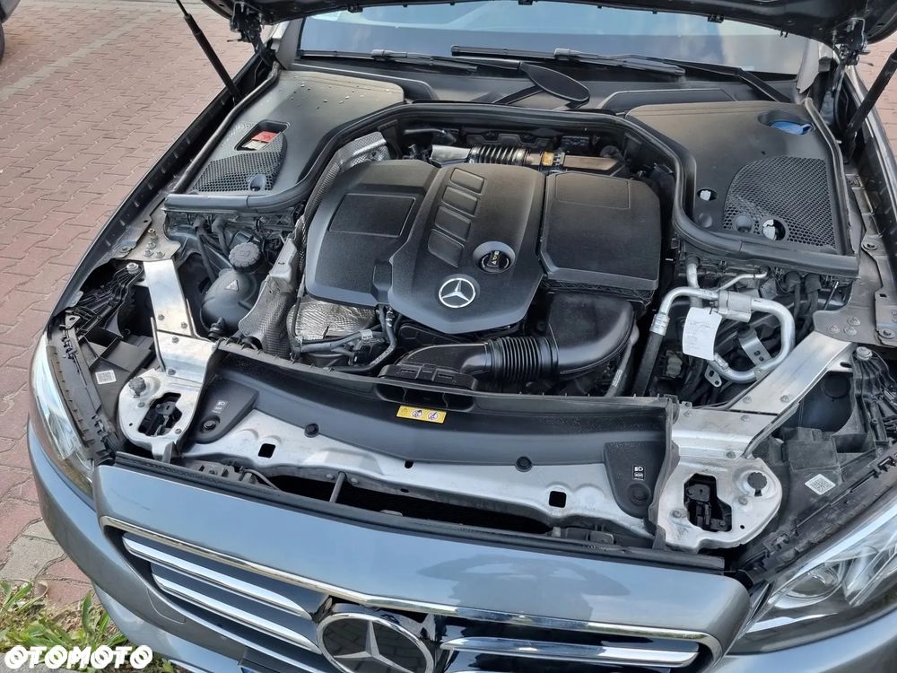 Mercedes-Benz Klasa E 220 d Business Edition 9G-TRONIC - 17